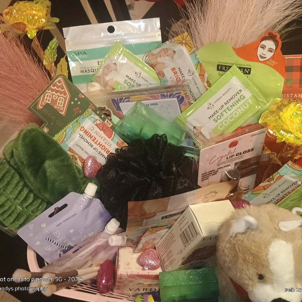 women's legacy pamper me basket huge Custom Gift Basket Large